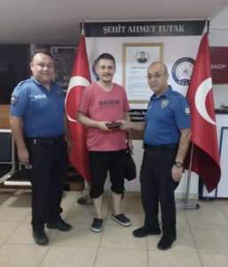 ispartada-bulunan-cuzdan-sahibine-ulastirildi-rNQcIVDs.jpg