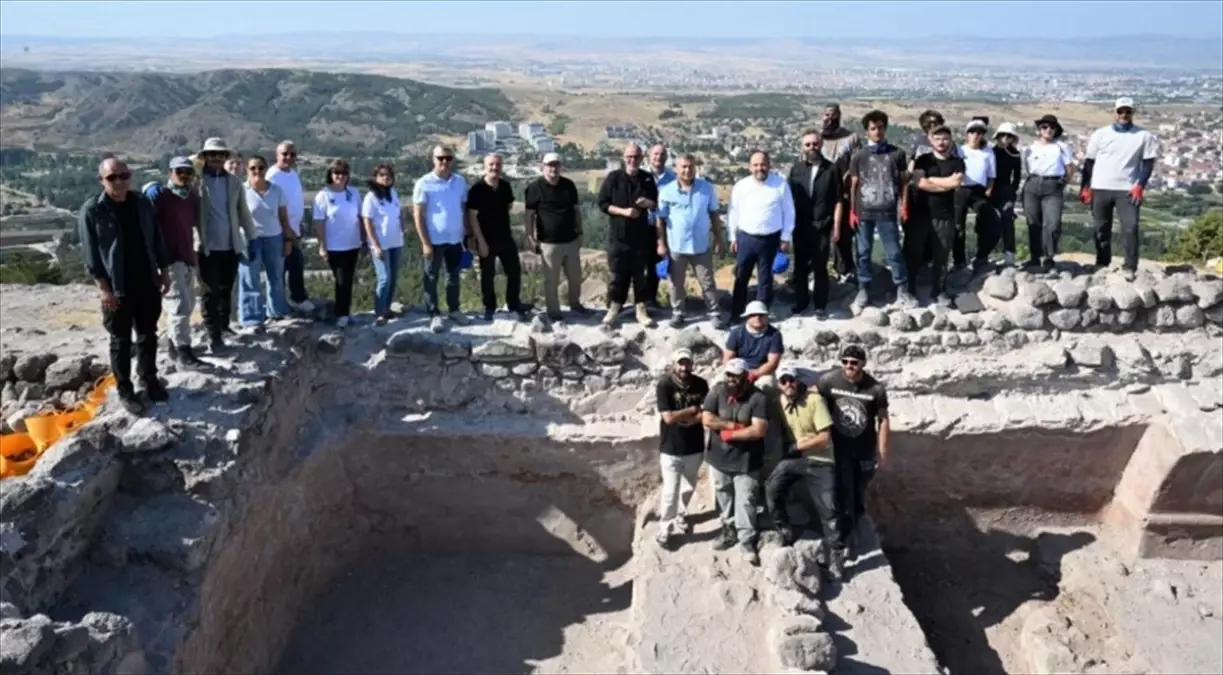 karacahisar-kalesi-kazi-alanina-ziyaret-uRByBtuK.jpg