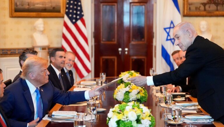 kritik-ziyaretin-tarihi-belli-oldu-trump-israile-gidiyor-F6gensSQ.jpg