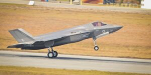 turkiyeye-verilmeyen-f-35ten-bir-ariza-daha-acil-inis-yapti-2gJkEzcs.jpg