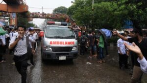 bangladeste-dang-hummasi-son-24-saatte-3-can-aldi-aBrrSKVs.jpg