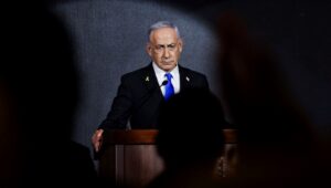netanyahu-misiri-hedef-aldigazzedeki-filistinlileri-iradeleri-disinda-hapsetti-WhqYaajg.jpg
