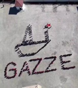 ogrencilerden-gazzeye-destek-bedenleriyle-gazze-yazdilar-D69TmnGQ.jpg