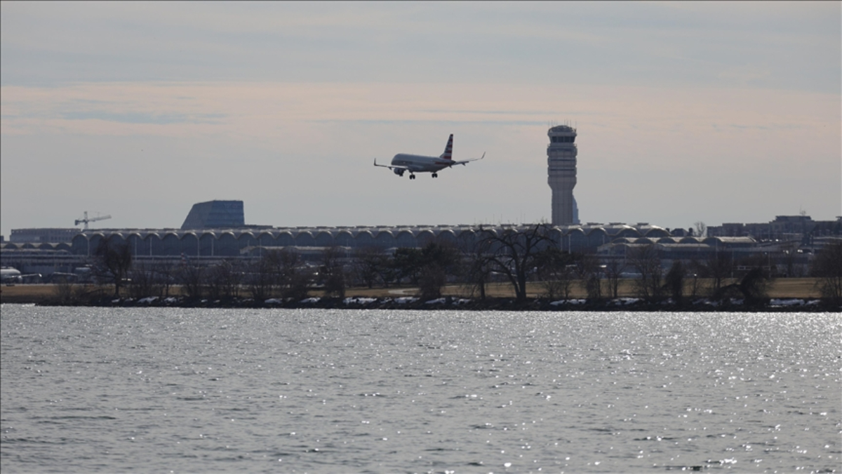 abdde yolcu ucagina bomba ihbari yapildi ucuslar durduruldu 48hcxXQ4.jpg