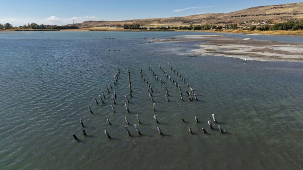endiselendiren goruntu van golu seviyesi dusuyor bu sefer de asirlik iskelenin ayaklari cikti DfegD6JZ.jpg