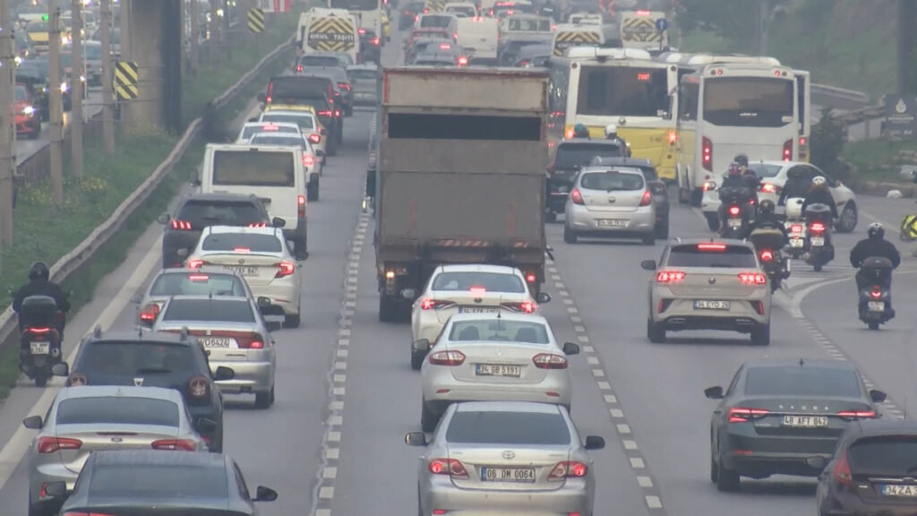 istanbulda trafik yogunlugu lNtchMej.jpg