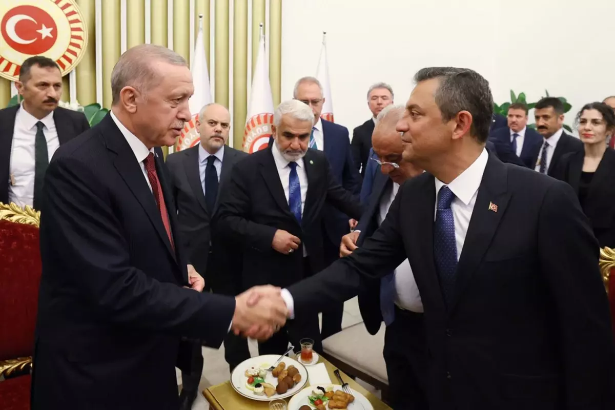 ozelin aciklamalarina ak parti cephesinden ardi ardina tepkiler QuFr2YNm.jpg