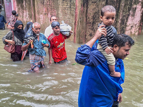 Bangladesteki sel ve heyelanlarda 51 kisi hayatini kaybetti NXEJS4jm